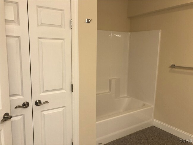 Building Photo - 224 Chapel St