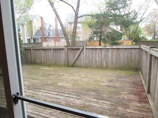 Building Photo - 112 Sarahs Grove Ln