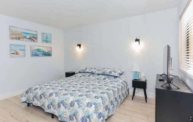 Building Photo - 1605 S US Hwy 1