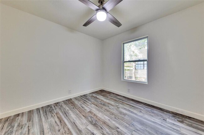 Building Photo - 6807 Trendal Ln