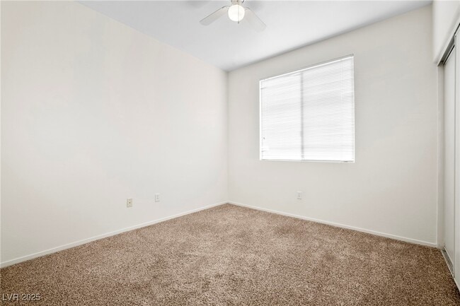 Building Photo - 413 Magnolia Arbor St