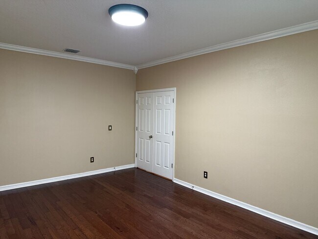 Building Photo - Gorgeous 5 bedrooms, 4 bath, 3 car garage single family home in Clermont