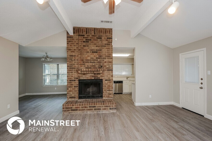 Building Photo - 312 Valley Spring Dr