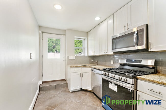 Building Photo - 1414 N Bond St