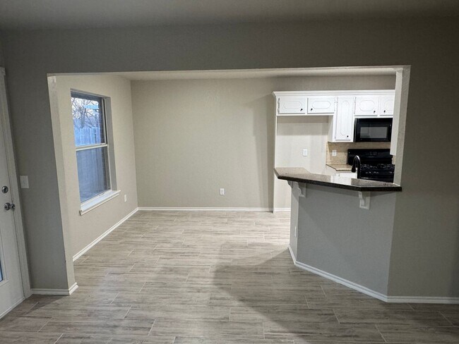Building Photo - Storm Shelter!!! This 3 bed, 2 bath, 2 Car Garage home has new paint, kitchen and bathroom granit...