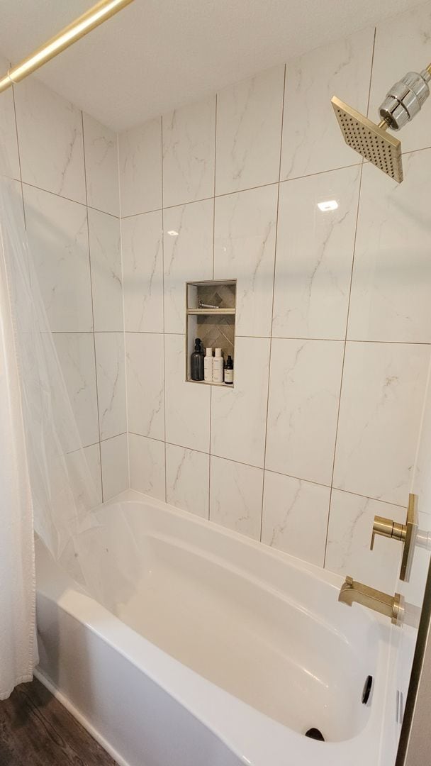 Building Photo - Charming 4-Bedroom Remodeled Home in Quiet...