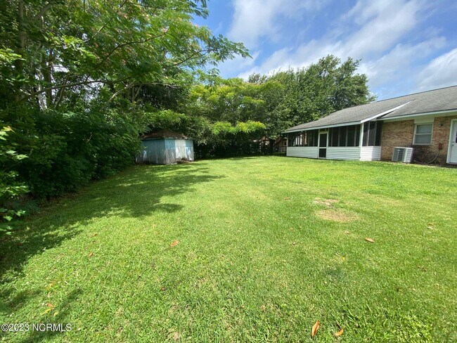 Building Photo - 110 Birch Rd