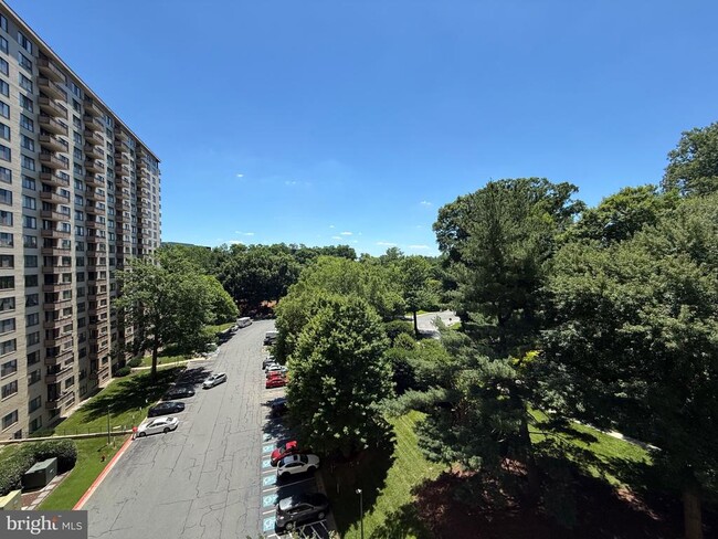 Building Photo - 5225 Pooks Hill Rd