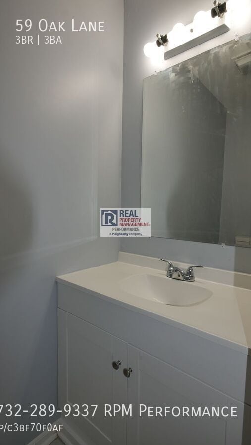 Building Photo - 59 Oak Ln