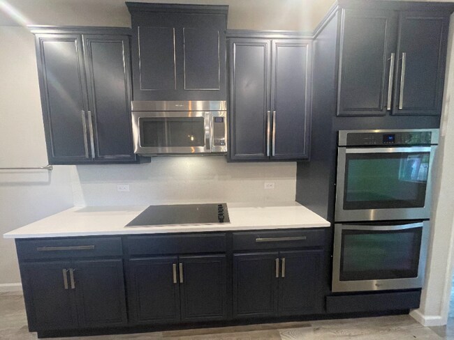 Building Photo - 407 E Houston St