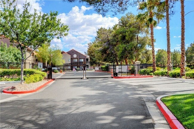 Building Photo - 5018 S Rainbow Blvd