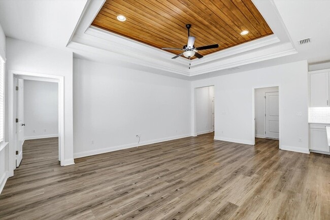 Building Photo - 201 Ursaline St