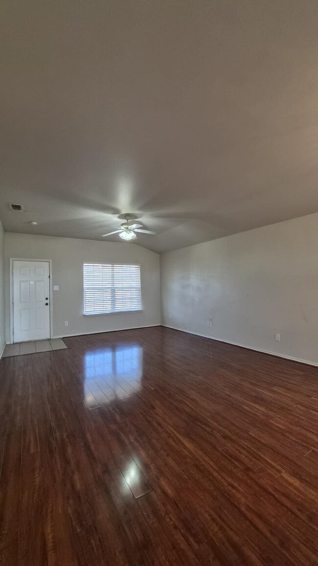 Building Photo - 6546 94th St