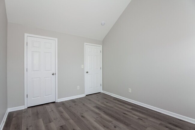 Building Photo - 929 Grass Hollow Ct