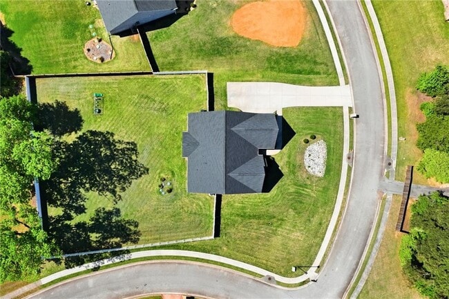 Building Photo - 201 Cade's Ct