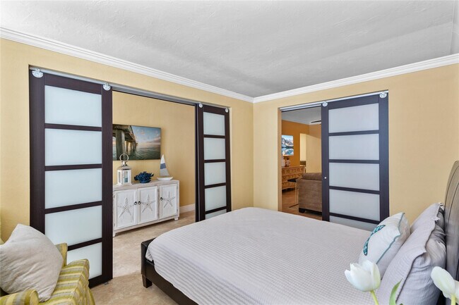 Building Photo - 4250 Galt Ocean Dr