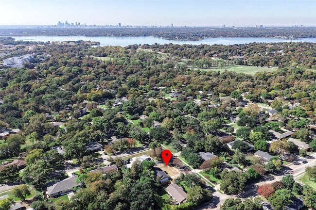 Building Photo - 9946 Kilarney Dr