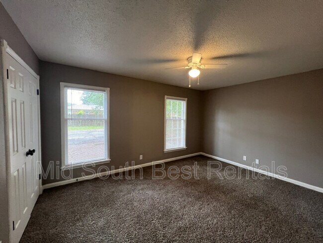 Building Photo - 1147 Prescott Rd