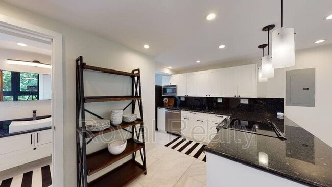 Building Photo - 21 Kepola Pl