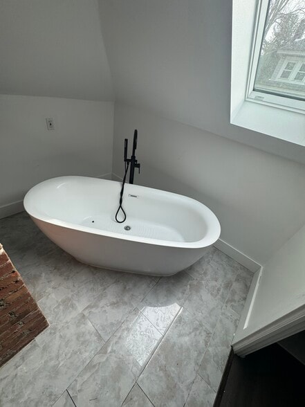 Building Photo - 33 Park Ave