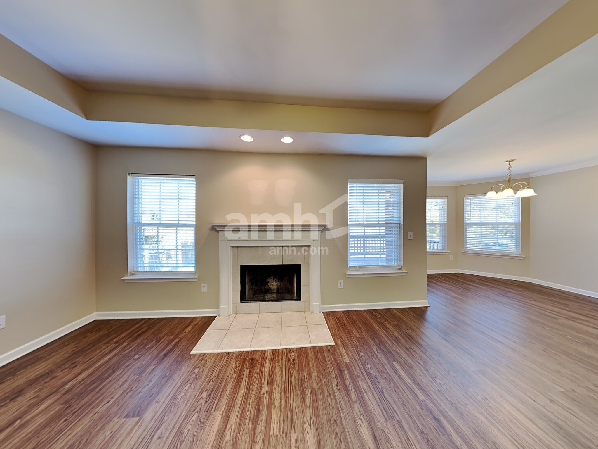 Building Photo - 1308 Chapman Ct