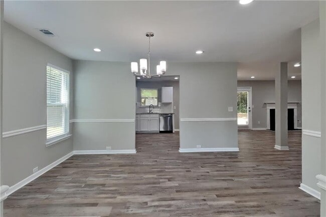Building Photo - 4087 Rosebud Park Dr