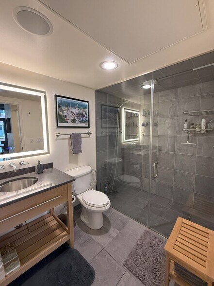 Building Photo - 1360 Walnut St