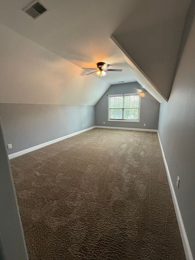Building Photo - 3 Bedroom 3 Bath Pool Home in Columbia off...