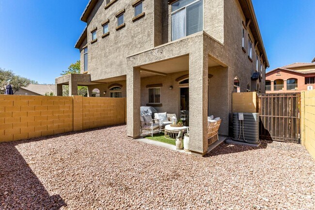 Building Photo - 2250 E Deer Valley Dr