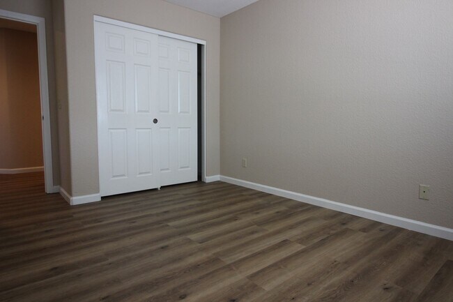 Building Photo - 4 Bedroom Home in Cloverdale