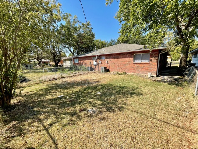 Building Photo - 1807 S 19th St