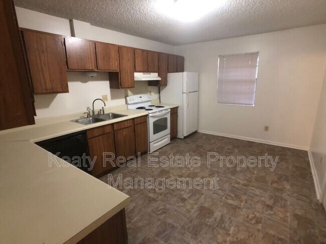 Building Photo - 102 Country Ln