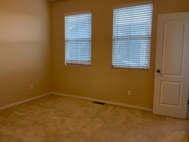 Building Photo - 4717 ROWLAND Heights