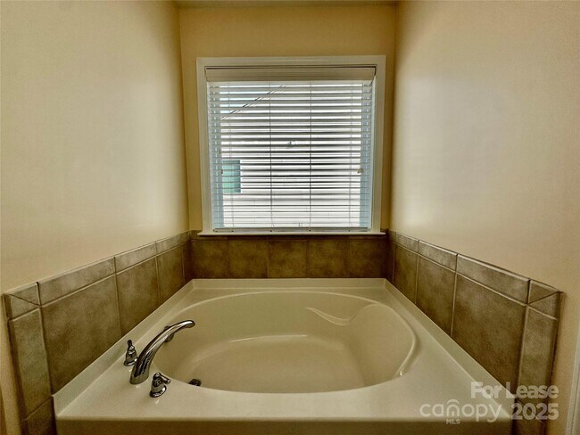 Building Photo - 2415 Impatien Drive