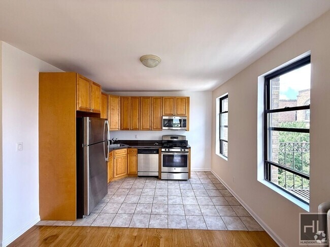 Building Photo - 620 W 171st St
