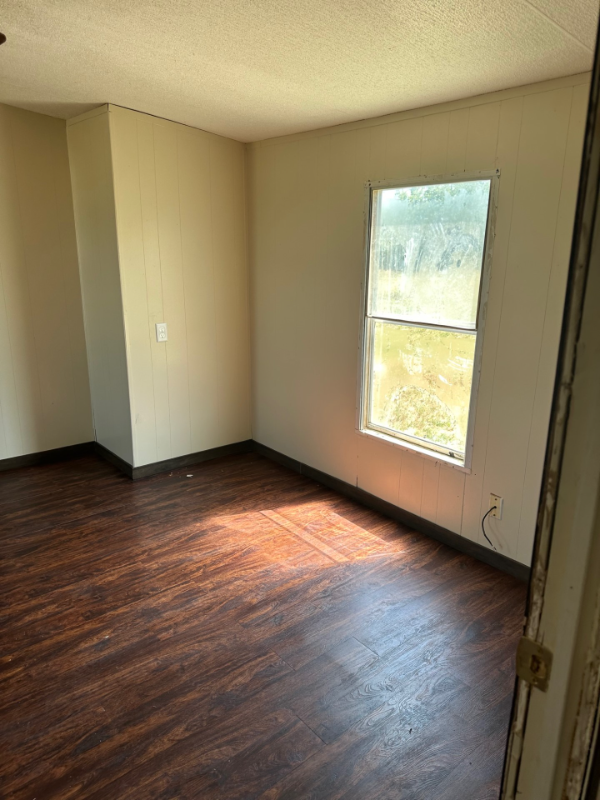 Building Photo - 400 Lorena Meadows Dr