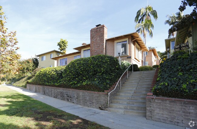 Building - 1566 N Verdugo Rd