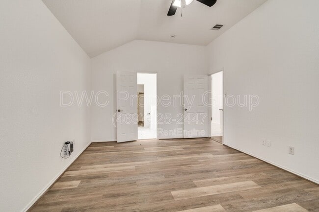 Building Photo - 1002 Manassas Dr