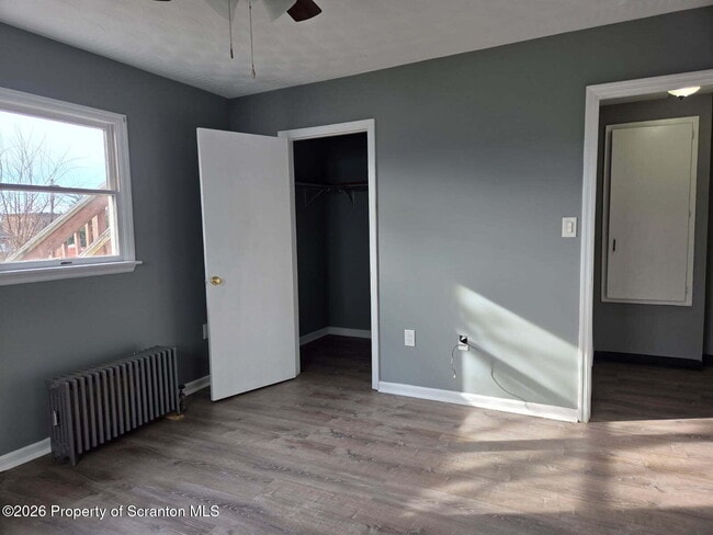 Building Photo - 434 Hickory St