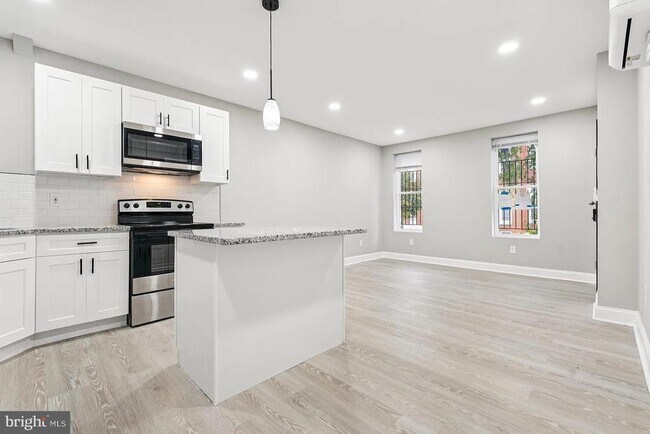 Primary Photo - 916 N Arlington Ave