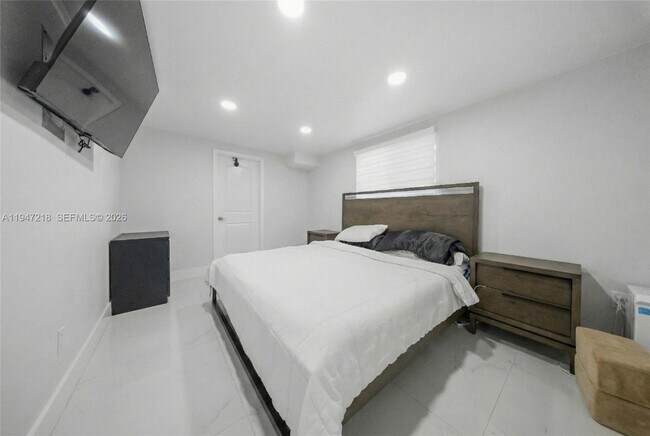 Building Photo - 10731 SW 51st Dr