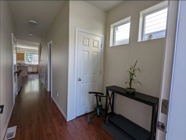 Building Photo - 1239 SW 175th Ave