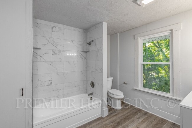 Building Photo - 3 Bed Home with Private Parking & Yard – $1,495/mo