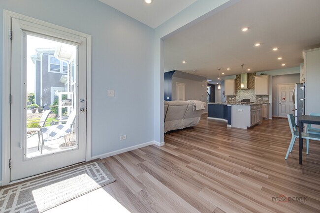 Building Photo - 573 Watercress Dr