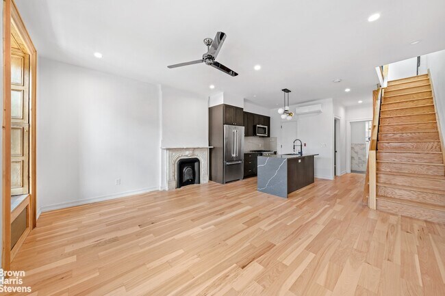 Building Photo - Renovated Sun-filled Duplex in BedStuy