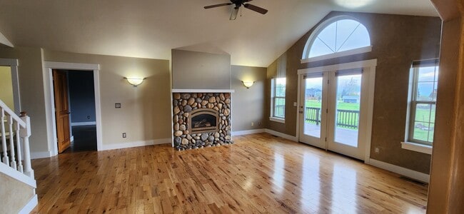 Building Photo - 8105 Alamosa Ln