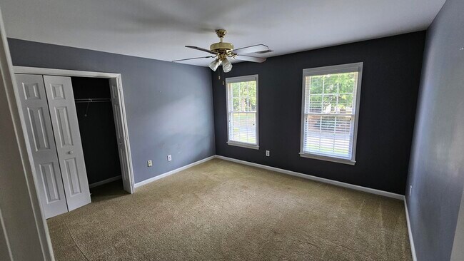 Building Photo - 1381 Providence Dr