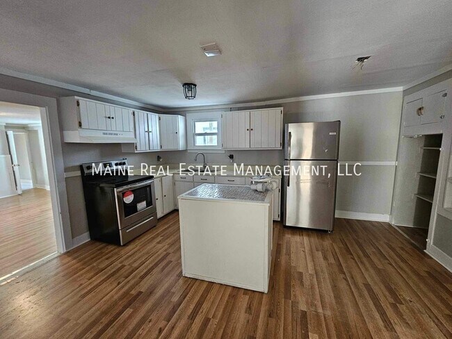 Primary Photo - 52 Hayes St