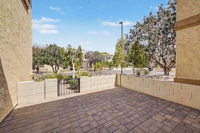 Building Photo - LIVE THE POWER RANCH LIFESTYLE — INTERNET & LANDSCAPING INCLUDED!