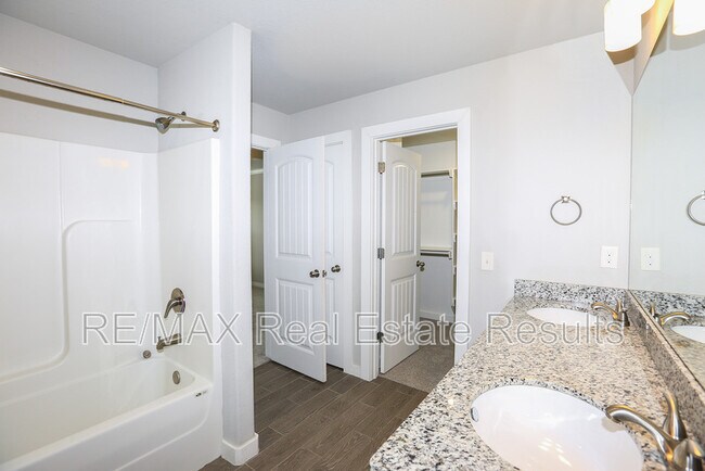 Building Photo - 1503 Purple Finch St